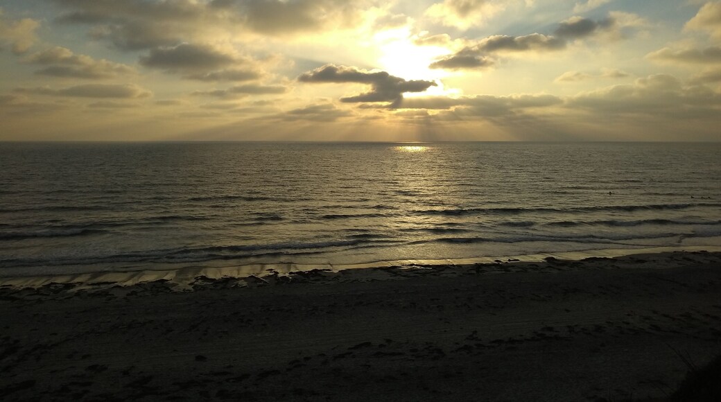 Quite sunset at Torrey pines!