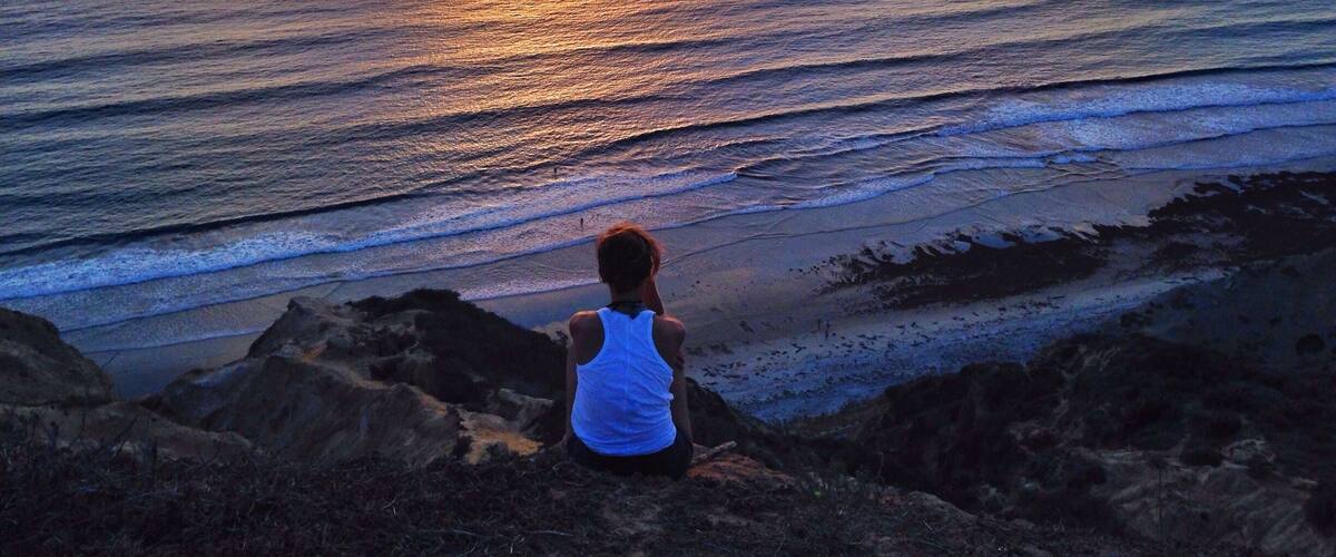 The cliffs just across from UC San Diego along the trail of the Scripps coastal reserve provide what I consider to be the best sunset viewing point in San Diego. Oftentimes from the cliffs (which overlook blacks beach to the right and the Scripps pier to the left) I can see dolphins playing near shore, surfers catching waves, or a paraglider floating into the sunset. This place is what summer evenings are all about.
#sandiego #lajolla #endlesssummer #ocean #cliffs
