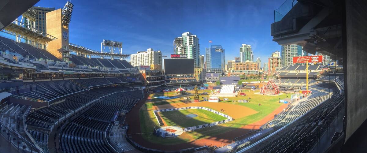 The stadium tour at Petco Park is a fascinating insight into the workings of a baseball stadium.
The tour gives great behind the scenes access and the tour guide is an encyclopaedia of baseball trivia.
The stadium is a few minutes walk from the Gaslamp trolley station.
Tours are at 10.30, 12:30 and 3pm.
#PetcoPark #MLB #SanDiego #SanDiegoPadres #Padres #Baseball