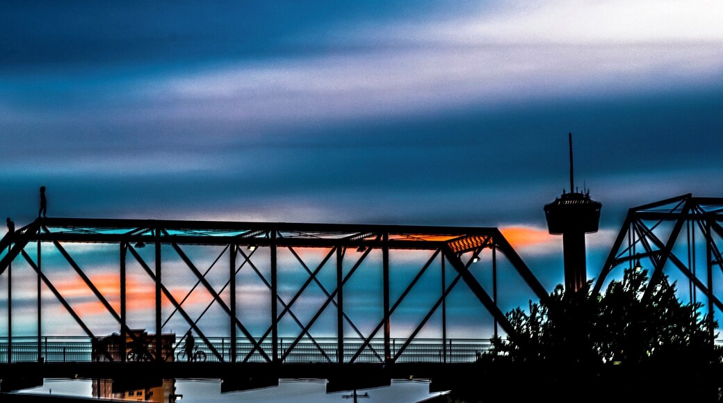 Located East of Downtown, the Hays Street Bridge has developed into the center point of a budding neighborhood. With bars and restaurants popping up nearby, the bridge offers terrific views of the city and an urban feel.