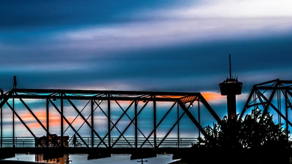 Located East of Downtown, the Hays Street Bridge has developed into the center point of a budding neighborhood. With bars and restaurants popping up nearby, the bridge offers terrific views of the city and an urban feel.