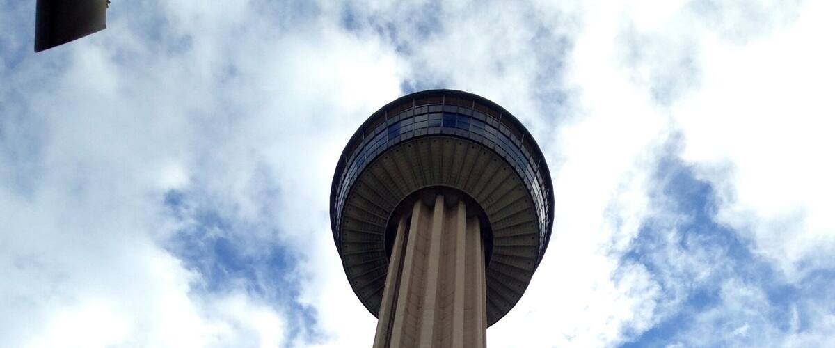Looking up made me dizzy. The clouds were moving. Pretty cool!