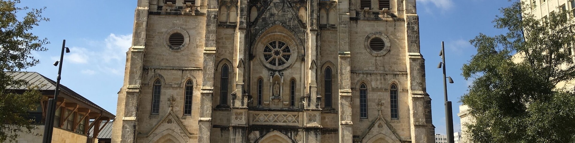 The church where Travis, Bowie and Crockett and other Alamo heroes are buried.
(January 2016)