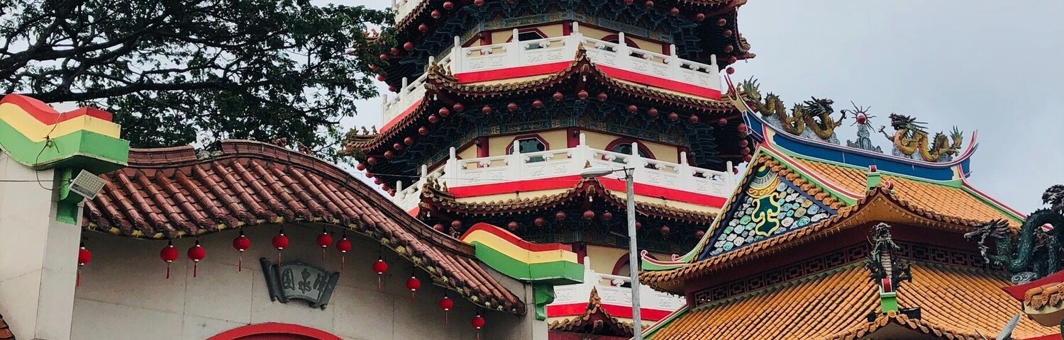 ⛩ Sibu’s iconic 7 storey pagoda, Tua Pek Kong Temple is one of the oldest and preserved Chinese temple in the town. #sibu #town #heritage #chinesetemple #hokkien #1870