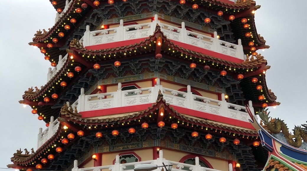 🏮Cloudy & rainy days in Sibu town towards year end. #monsoonseason #wetseason #red #pagoda