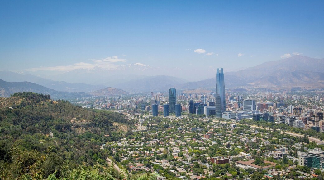 Amazing view of Santiago de Chile from the hill of San Cristobal. This is one of my favorite photos from Chile.
#chile #santiago #hill #viewpoint #BvsCities #bvsquad