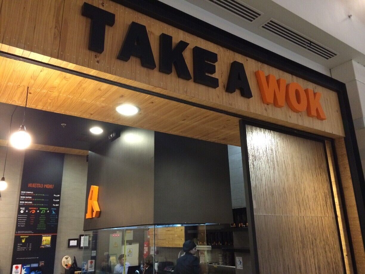 Amazing noodles. Definitely a knock off of the Wok to Walk chain in Europe (Amsterdam / Barcelona), and not quite as good as their European counterpart. Hard to complain about the quality in Chile, where great food is hard to come by.