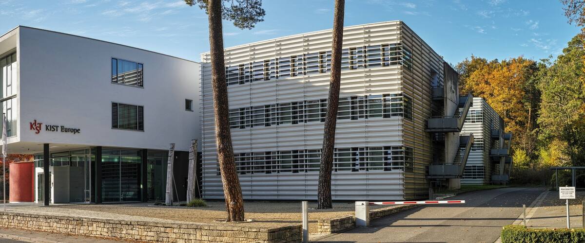 A modern building with a sign reading "KIST Europe".