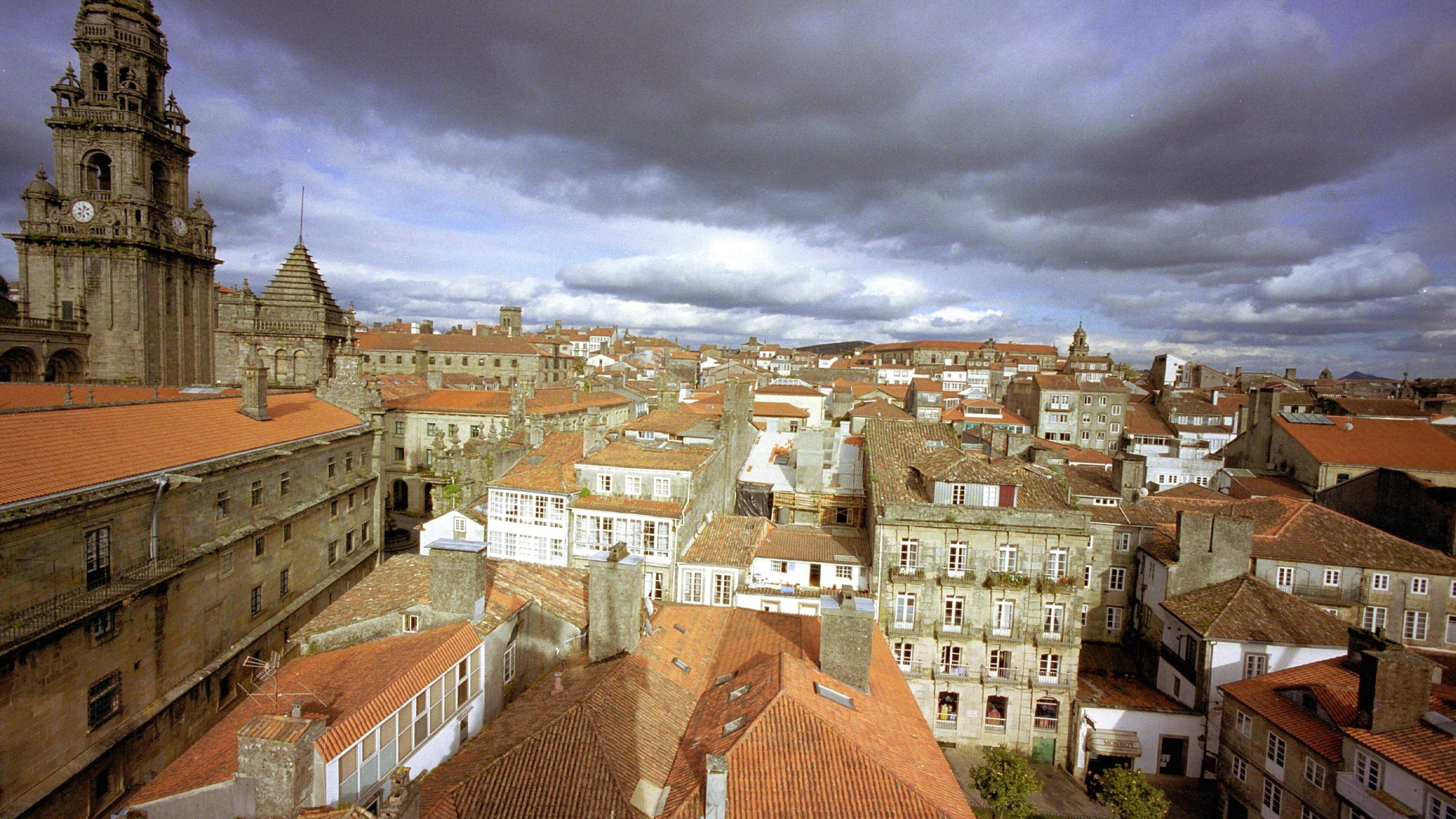 Santiago de Compostela mostrando una ciudad y patrimonio de arquitectura