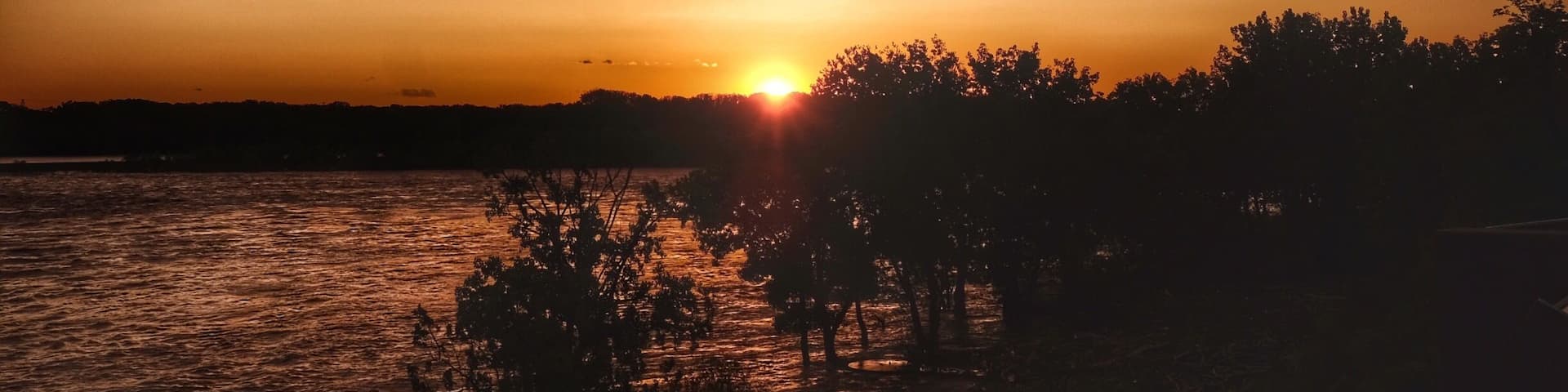 Sunset at the Falls of the Ohio State Park