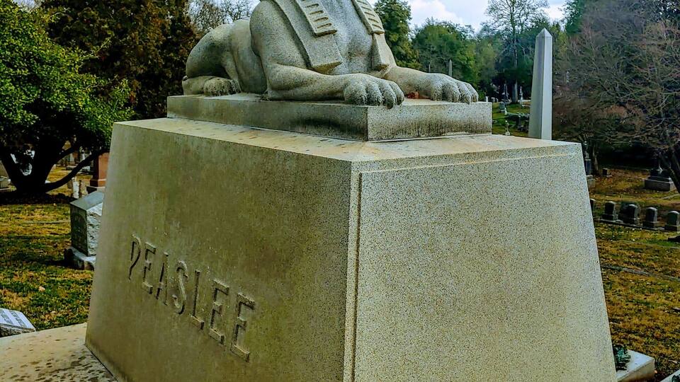 Eleanor Peaslee died, her surviving sisters thought a family tomb beneath a granite sphinx would be a fitting tribute. So, they sold one of their summer cottages and commissioned the work.
However, the infatuation with Egyptian architecture was apparently a passing fancy. When the sisters' time to move on from this life had come, they were interred elsewhere.