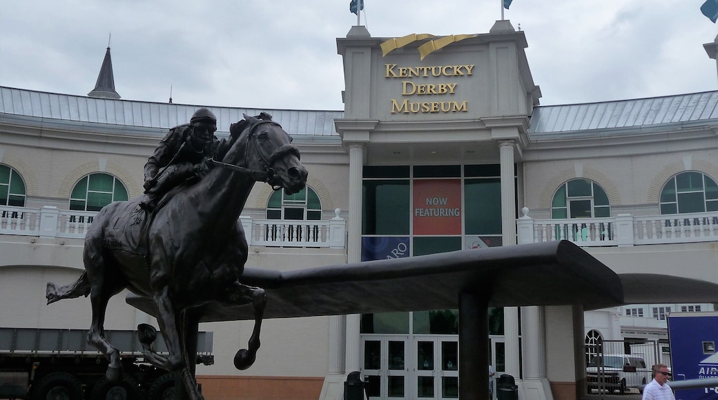 Great museum to visit when in Louisville, Kentucky; home to the Kentucky Derby. The museum. adjacent to the race tracks, contains relics from the history of the Kentucky Derby, simulated races and lots more.