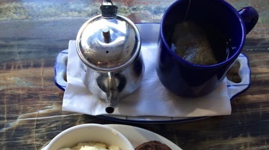 My first time here. They were very crowded so I had a short wait. Very friendly. Local restaurant. Very quaint. Definitely go if you get the opportunity. Very delicious.
Breakfast with my good friend, John, whose moving out of town Friday, for a new job. #HappyForHim ..... #EggInAHole #VeggieSausage #CheeseGrits #ChamomileTea #EggsOverFrankfort #FrankfortAvenue ... " The greatest gift of life is friendship, and I have received it." Hubert H. Humphrey