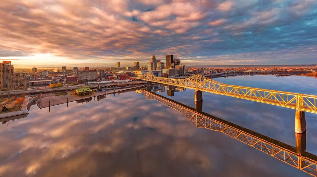 Beautiful shot of Louisville in the evening
