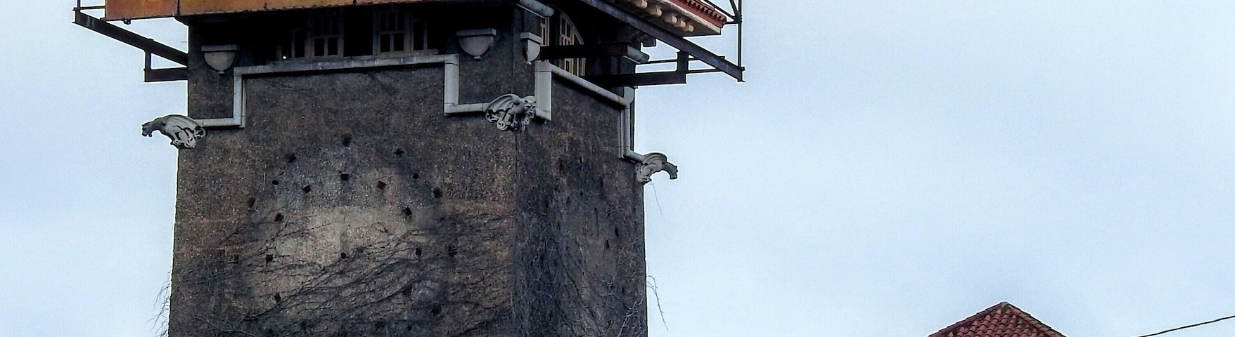 Whiteside Bakery built in 1908, later incorporated into the General Baking Co produced Bond Bread, a favorite of Hopalong Cassidy.