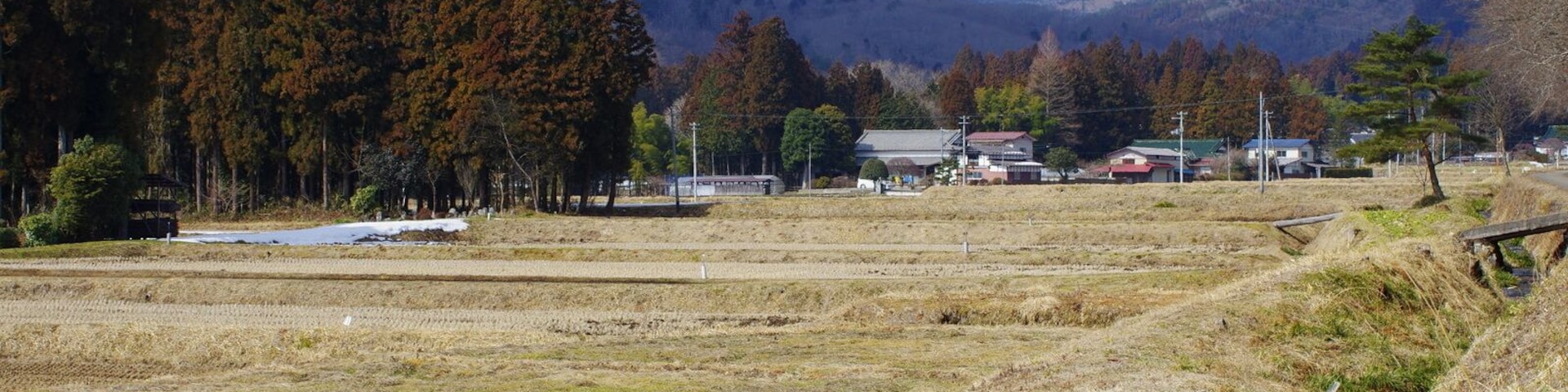 宮城県仙台市泉区の朴沢地区。左後方は泉ヶ岳。
