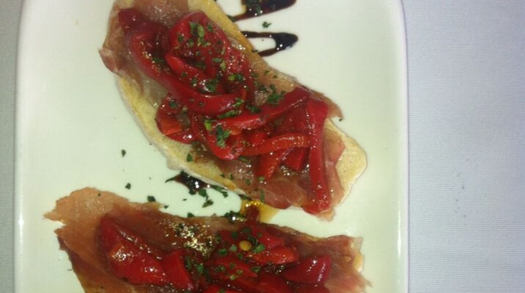 Montaditos de serrano y pimiento🌟