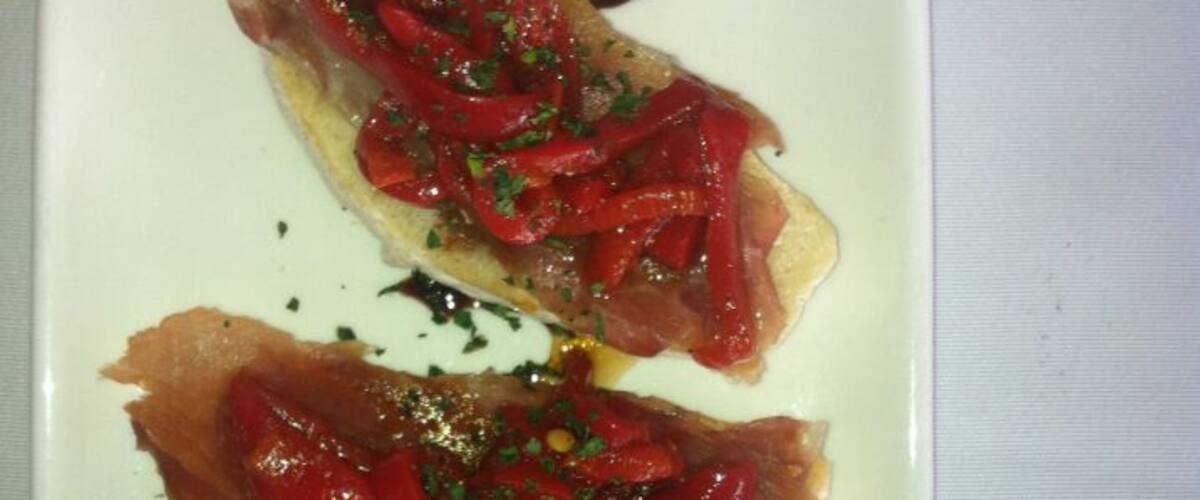 Montaditos de serrano y pimiento🌟