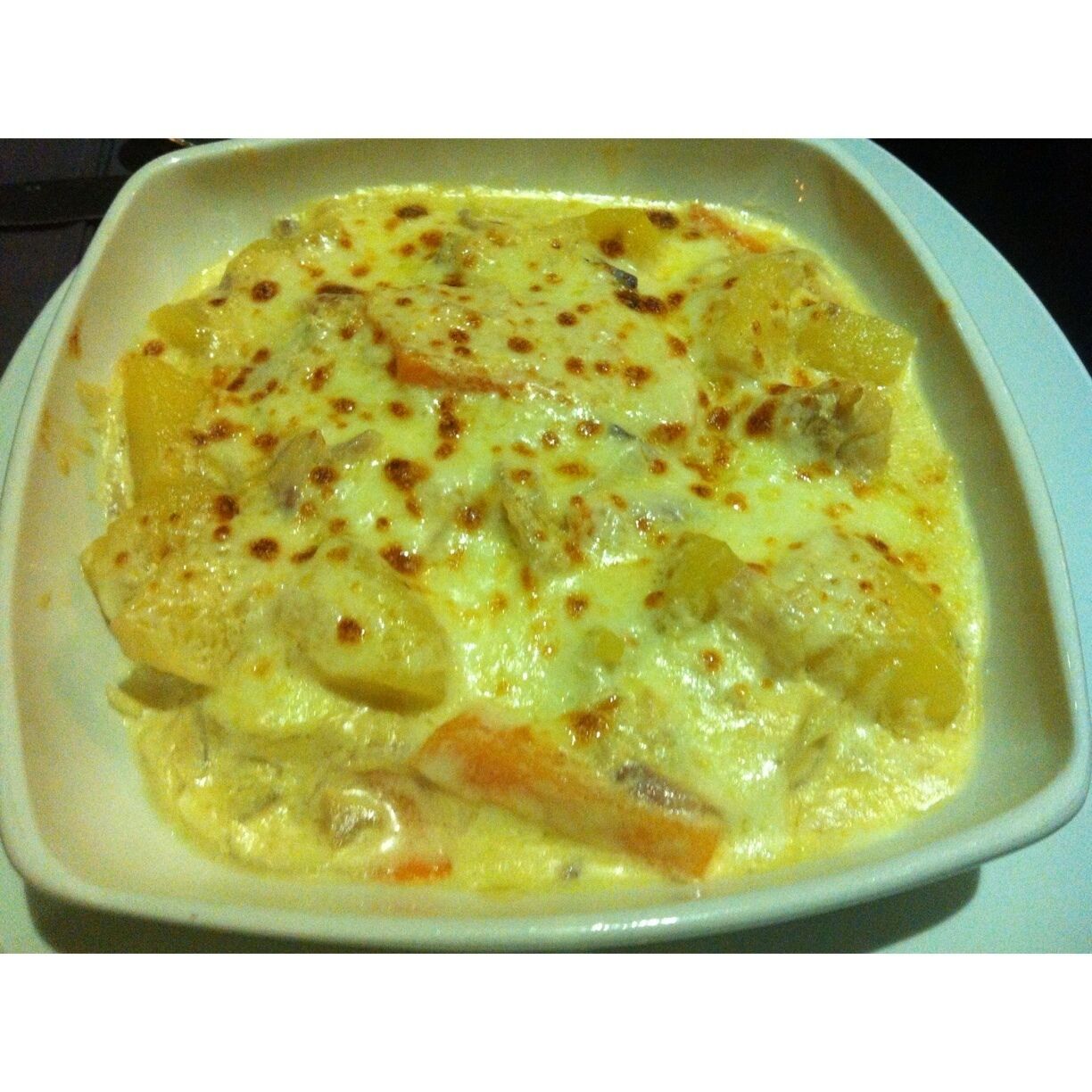 Bacalao a la portuguesa con hamaca de zanahorias y crema de leche!!! Yummi