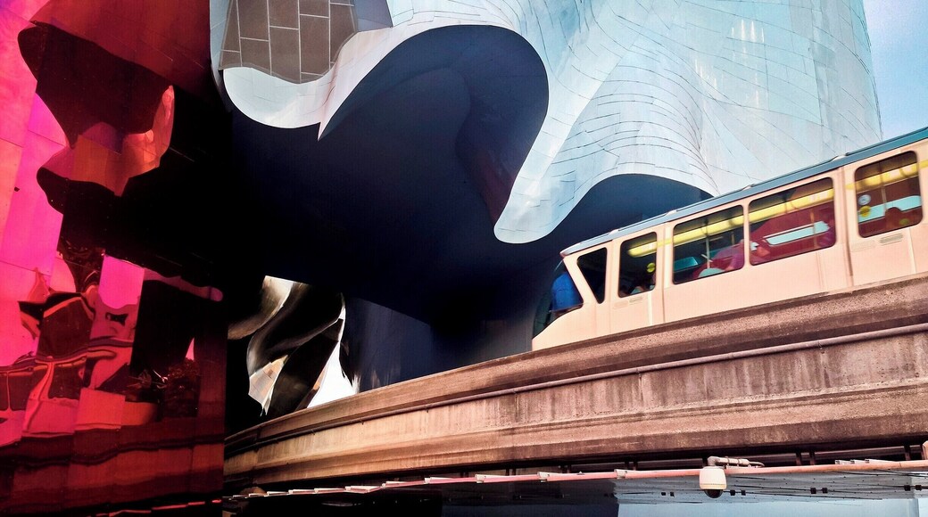 لوار كوين آن