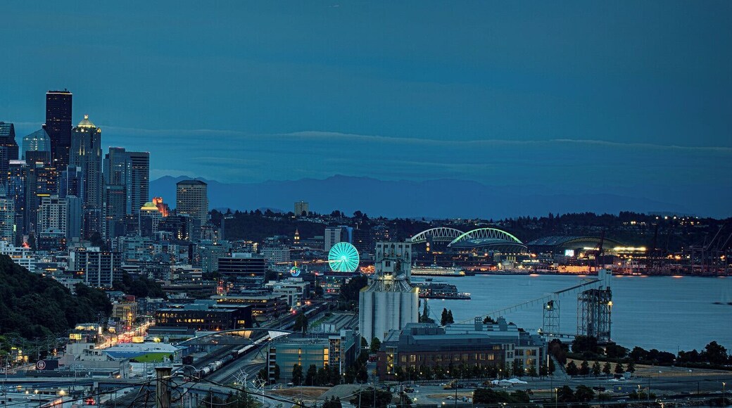 ...a different view of downtown from a less crowded place #lifeatexpedia #ellabaileypark