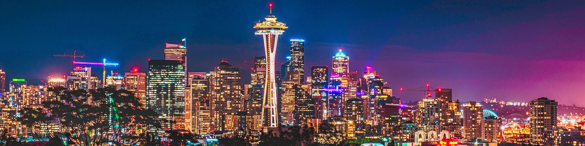 Kerry Park view at Blue Hour.
#urbanjungle
Notes:
In upper Queen Anne area. Easy drive up, far right side is best due to the growth of the trees.
One of the best views IMO.
Pano would definitely work.