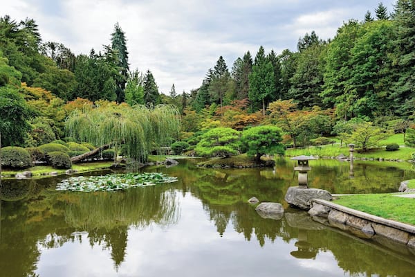 We like to visit this beautiful garden frequently.