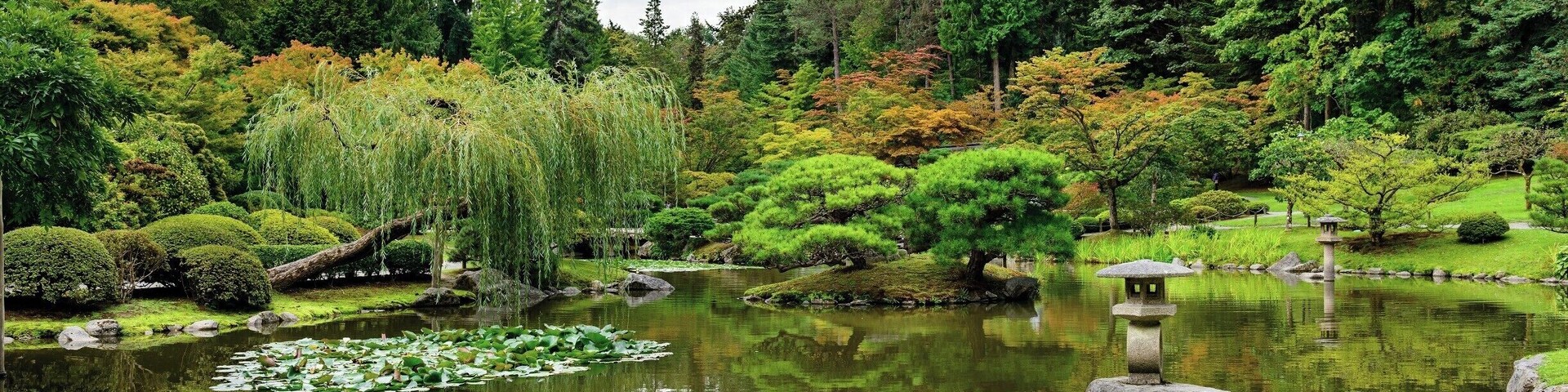 We like to visit this beautiful garden frequently.