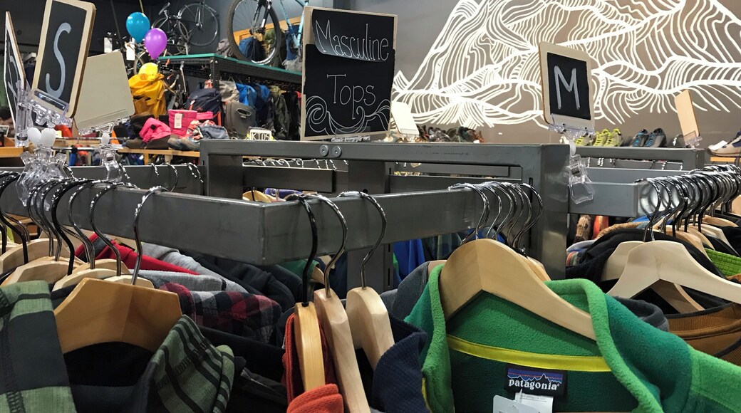 Awesome spot to buy and sell skiing and mountaineering gear. Great selection and cool staff.