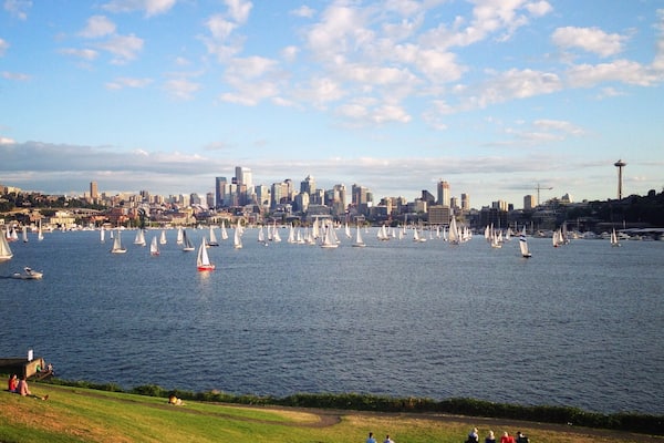 Grab a grassy seat at the top of the hill at Gas Works Park for one of the best views of Seattle. Perfect for July 4th fireworks viewing, sailboat spotting, or picnicking and cloud gazing.