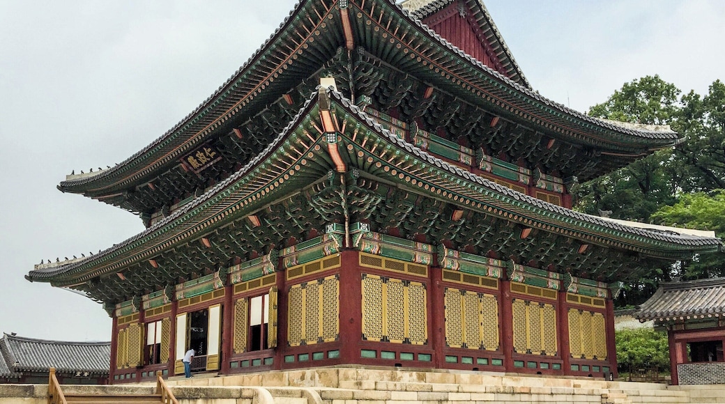 Gyeongbok Palace is probably Korea's most famous royal palace. It is located at the northern end of Seoul's main boulevard, Sejongro, close to the President's residence and the U.S embassy. The Palace was built in the late 1300s, and has been destroyed and reconstructed numerous times. There are English tours available for visitors to learn more about Korea's architectural traditions and court customs.