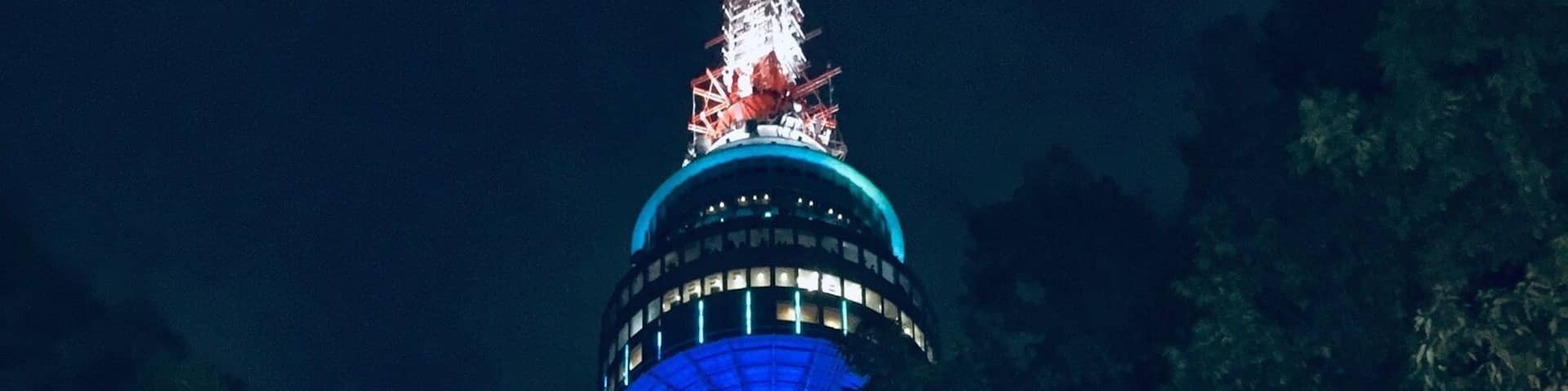 Gorgeous neon lights illuminating the 236 metres N Seoul Tower. The cityscape and night lights were breathtaking. Tip: Catch the cable car ride to the top of the N Seoul Tower before sunset and watch the tower lit up with colourful lights. 👍🏻
#lifeatexpedia #lights #nseoultower #korea