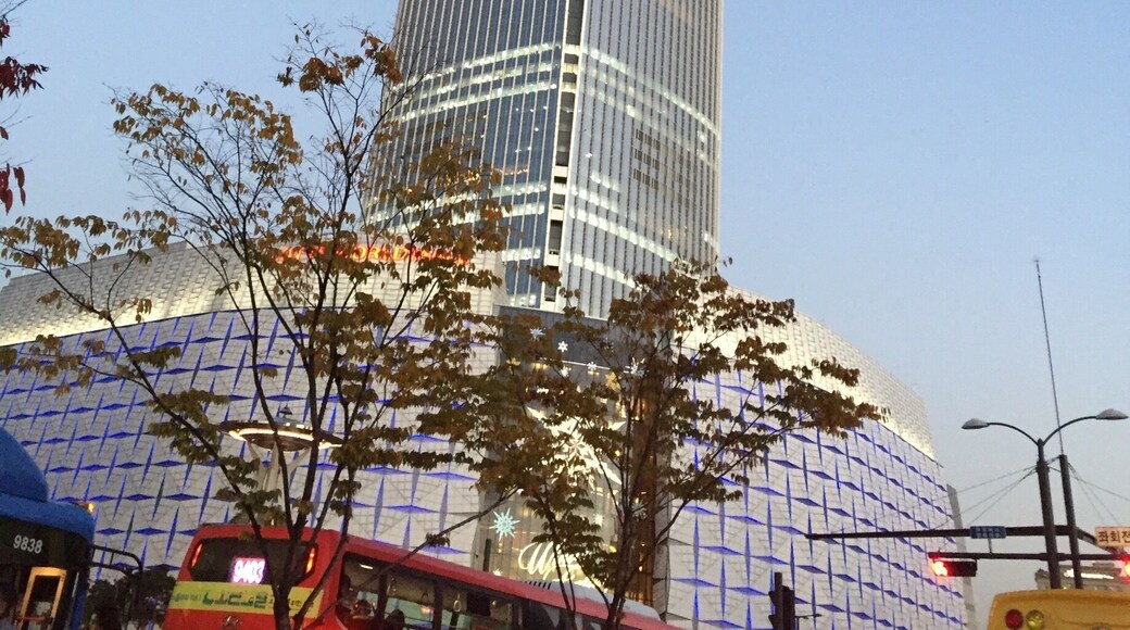Lotte world building
so big