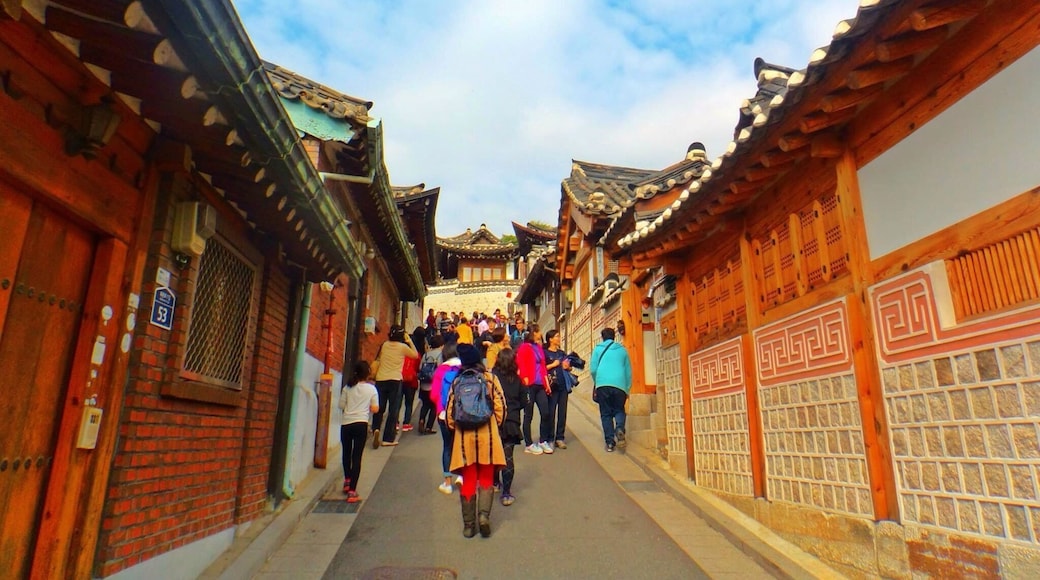 Bukchon Traditional Villageđ Houses are still well maintained & bein used. #architecture