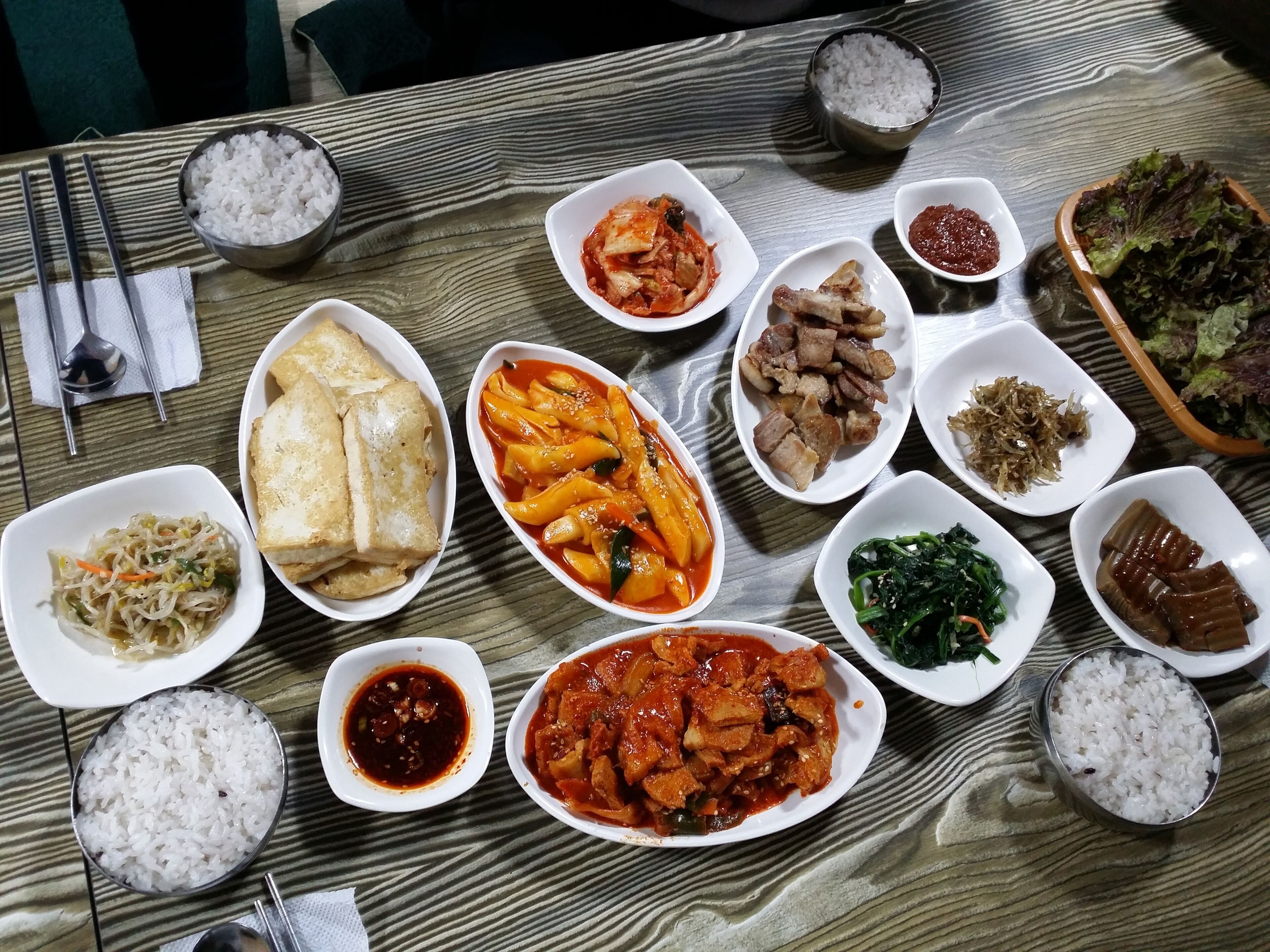 a feast fit for our last day in South Korea.
#TroverFoodies #farfromhome #ginnysjournal #SoKorseries