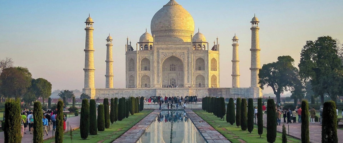 One of the most famous building in the world, but very beautiful. Many tourists, but good atmosphere especially early morning or during sunset.
#india #architecture #tajmahal #building