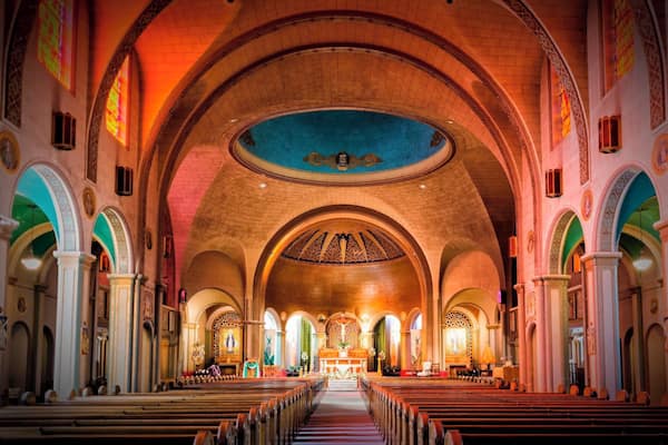 Mission San Francisco de Asís was founded 29 June 1776 by Padre Francisco Palóu and Padre Pedro Benito Cambón. The mission is named for Saint Francis of Assisi. The current site was picked in 1782 because of the harsh conditions at the original mission. It is considered to be the oldest intact building in San Francisco.
The Mission is located in the San Francisco Mission District at the corner of 16th and Dolores Streets. #Details #golden #troveontuesday #Trovember