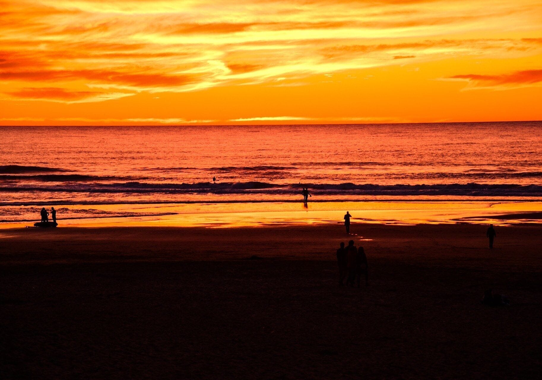 Life's Golden Moments 
🌅🌅🌅🌅
#sunset 
#sanfrancisco 
#goldenhour 
#mybackyard #mycity 
#beachdays 
#sky_perfection 
#californiacaptures 
#lifeagoldenmoments