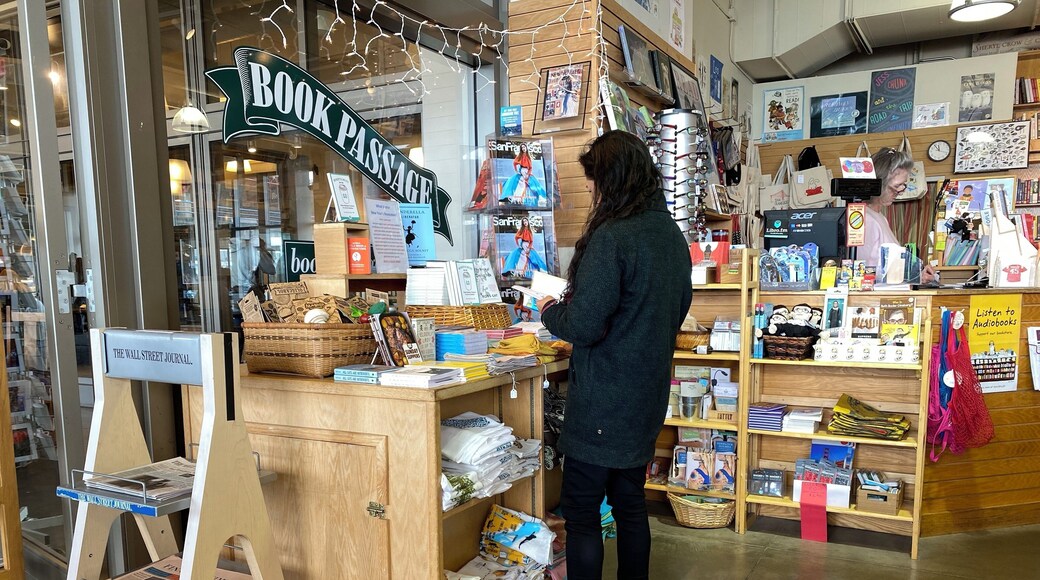 Book passage is a well respected Indy bookseller in the Bay Area.
Their Ferry Building outpost isn’t huge...but it’s well stocked. Their staff pics table has a well balanced mix of new titles and older ones that are still worth picking up.
They don’t shy away from their liberal SF roots and have some edgy political works and satirical books that poke at our culture.
#SanFrancisco #bookstore