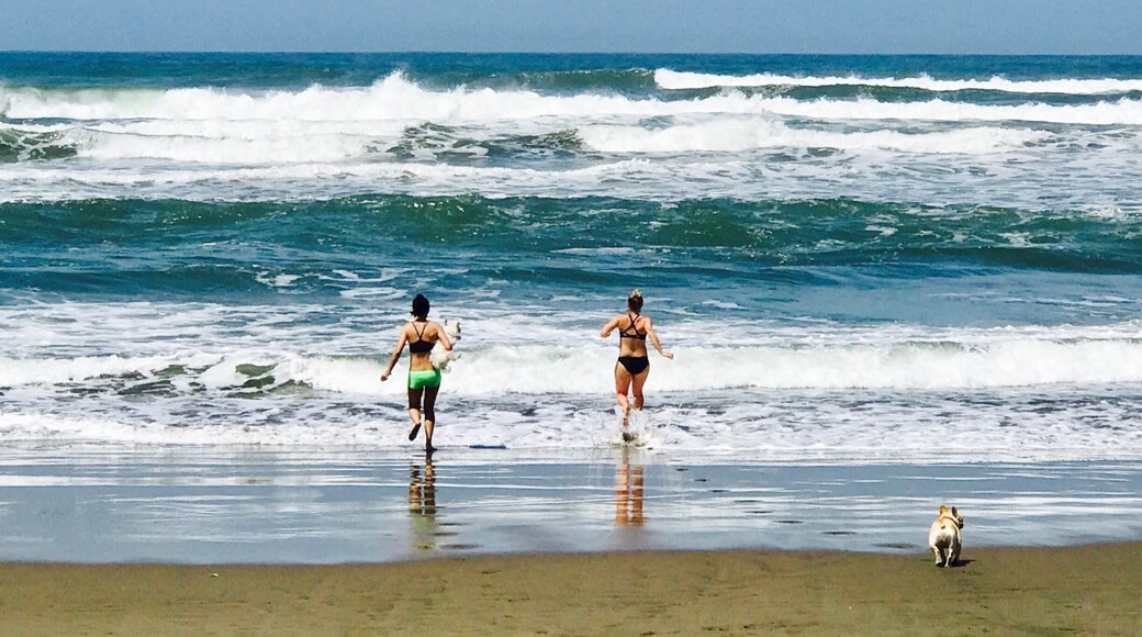 A very rare hot day in the city