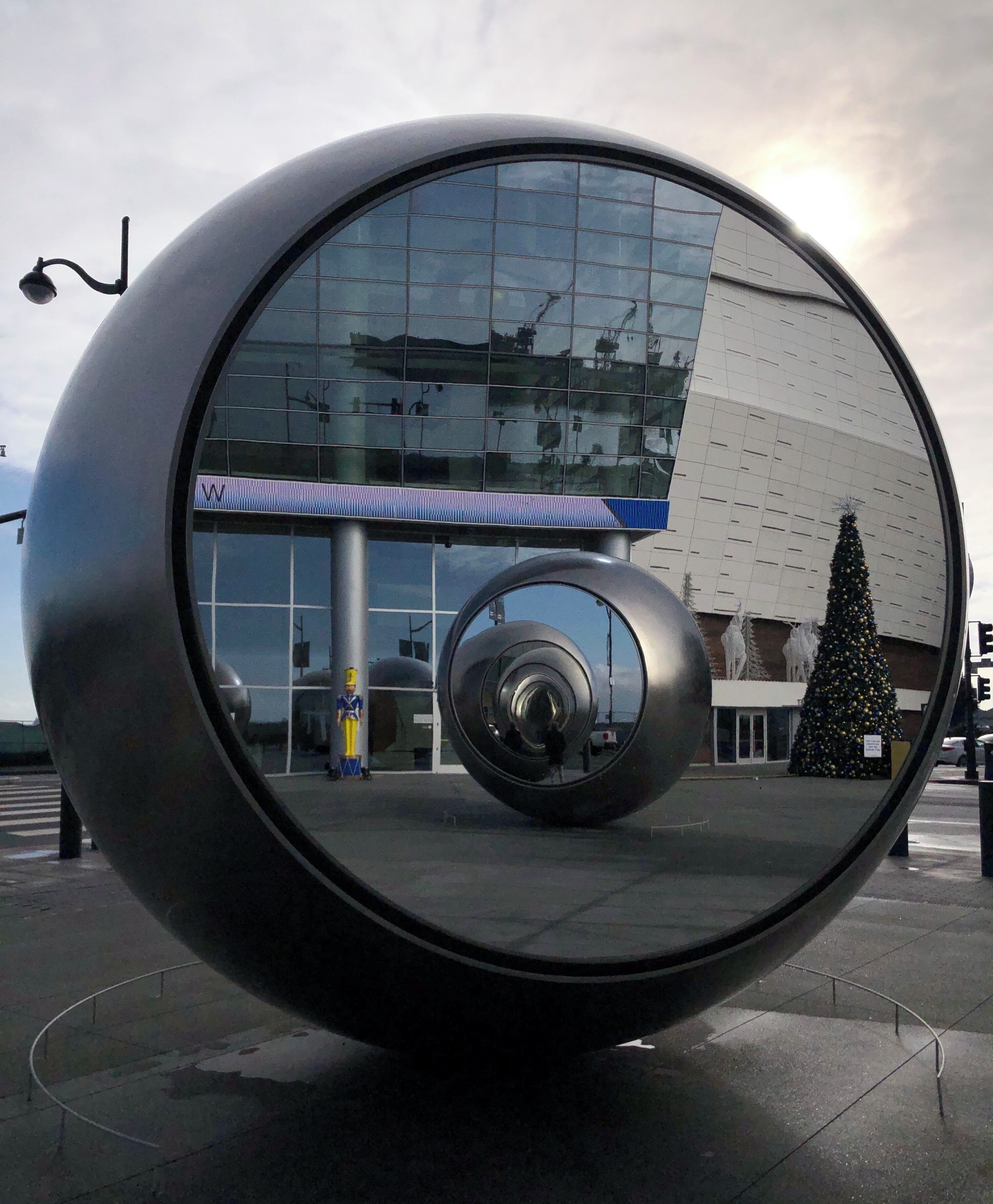 Golden State Warriors Arena - looks cool and great place for some pictures :)