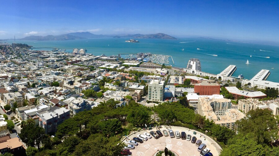 Take the elevator to the top for a fantastic view of the city, Alcatraz, the Bay Bridge and to the Golden Gate Bridge.