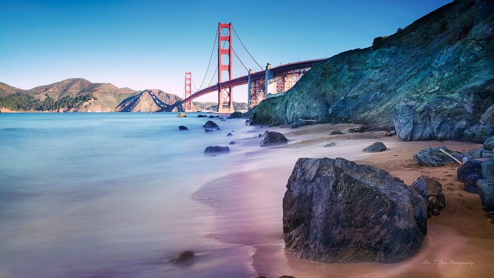 A nice spot to shoot photo, this angle was very popular everyone seems to enjoy coming back to hang out and to photographing 