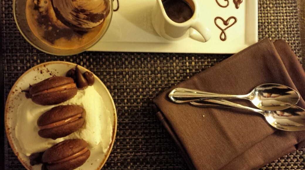 Affogato and chocolate macarons