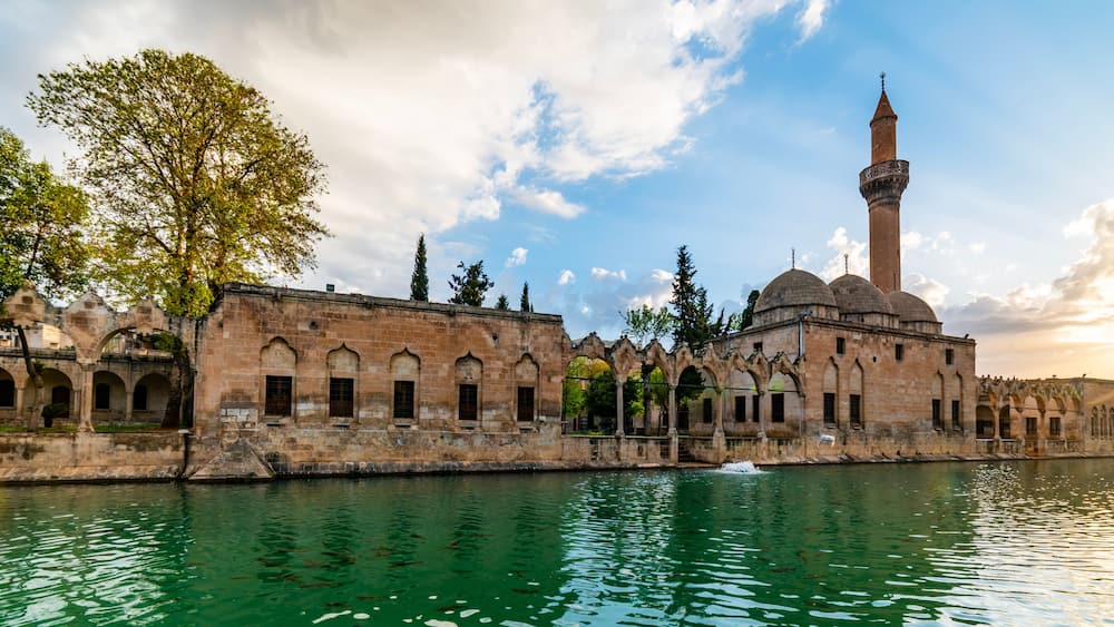 Balikligol (Fish Lake) in Sanliurfa, Turkey. Halil-ur Rahman Lake and Rizvaniye Mosque view. Balikligol the most visited places in Sanliurfa.