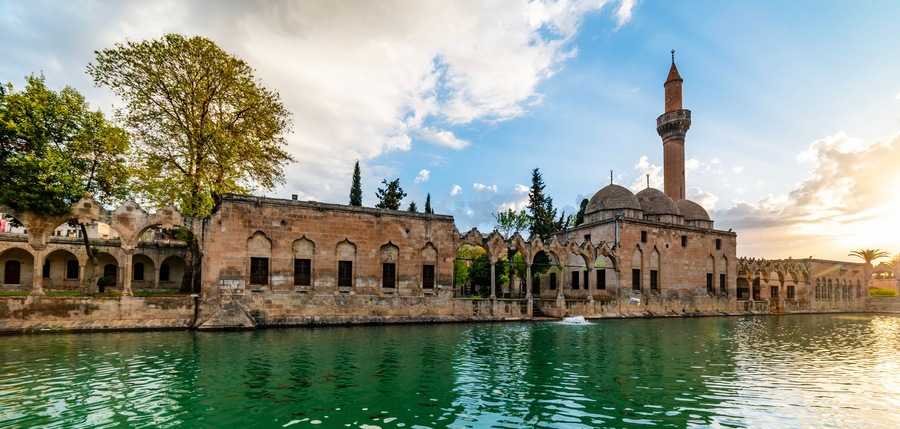 Balikligol (Fish Lake) in Sanliurfa, Turkey. Halil-ur Rahman Lake and Rizvaniye Mosque view. Balikligol the most visited places in Sanliurfa.