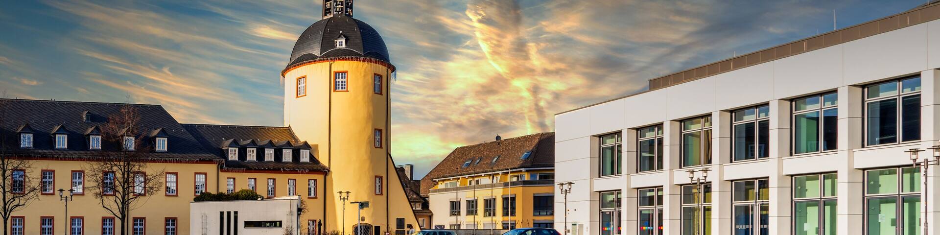 District town of Siegen, Lower Castle with Castle Tower and University Lecture Hall Building. Unteres Schloss mit Schlossturm und Hörsaalgebäude der Universität