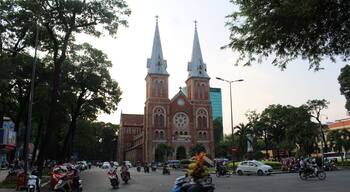 Drivers of rickshaws around the cathedral often say high prices as scammers