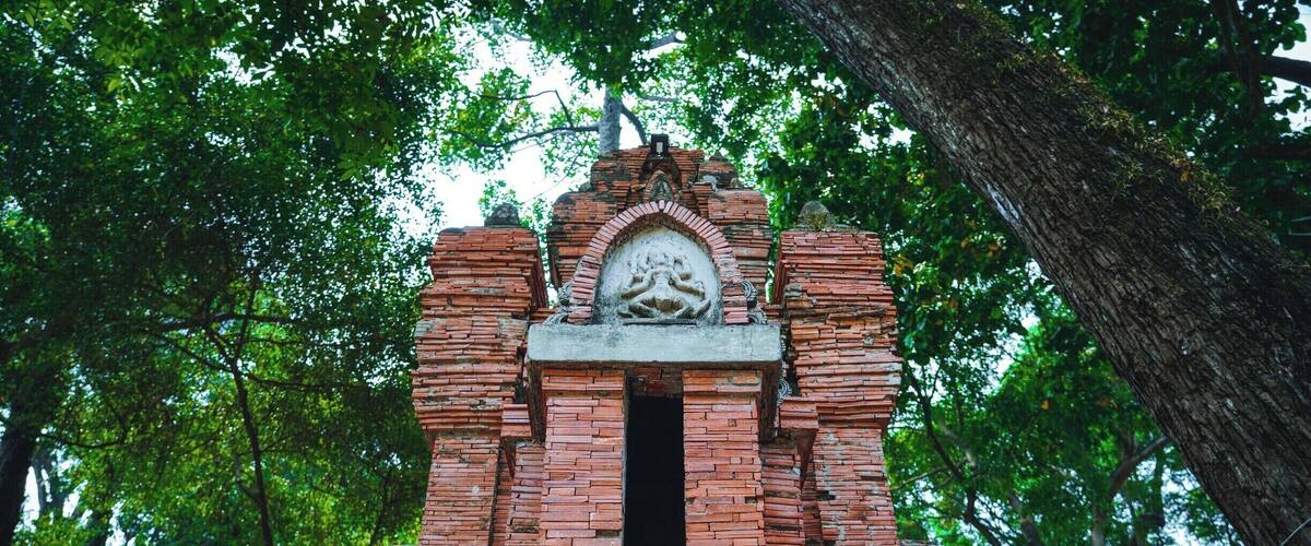 Park Views | Tao Dan Park: In the center of the park, atop a small hill sits an Ancient Cham Tower. Surrounded by a park full of foliage that seems more as an exhibit than permanent landscaping, the tower seemed to be a bit out of place. With it being the only structure of it’s kind in the park and it being a very popular place for selfies and portraits, I wondered the significance. The Cham were an ancient people that ruled the Kingdom of Champa located throughout South Central Vietnam from the 4th-13th centuries. During that time the South China Sea was known as the Champa Sea, named after this once great empire. Unfortunately these beautiful red brick monuments are scarce with only 70 individual structures remaining. This shot took a while to capture as there was a steady stream of visitors looking to admire it’s beauty and capture their own moment along side it.
.
.
.
.
#sonyalpha #sonya7riii #traveler #travellife #travelphotography #travelpics #travelgram #wanderer #wanderlust #instagood #instatravel #natgeoyourshot #lpfanphoto #travelsoutheastasia #explorevietnam #southeastasia #vietnam #saigon #hochiminh #visitvietnam #beautifulseasia #igvietnam #vietnamcharm #vscovietnam #taodanpark #park #ancient #ancientcivilization #chamtowers #ancientstructures