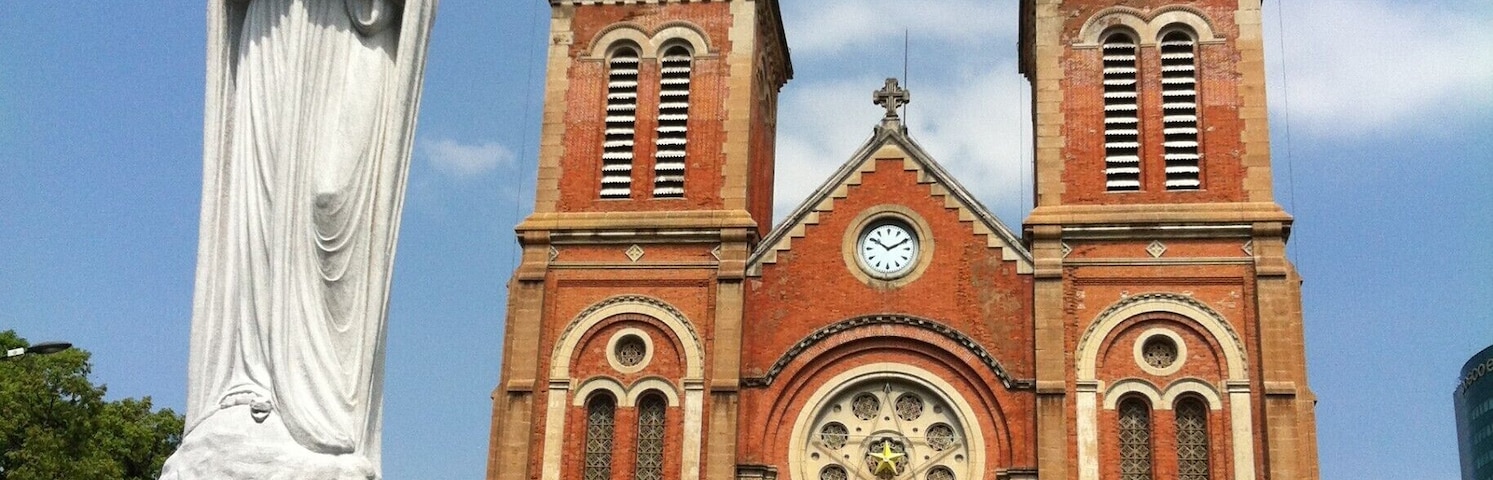 Established by French colonists, the cathedral was constructed between 1863 and 1880. It has two bell towers, reaching a height of 58 meters (190 feet).
